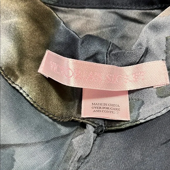 Elegant Watercolor Satin Dress - Picture 5 of 5